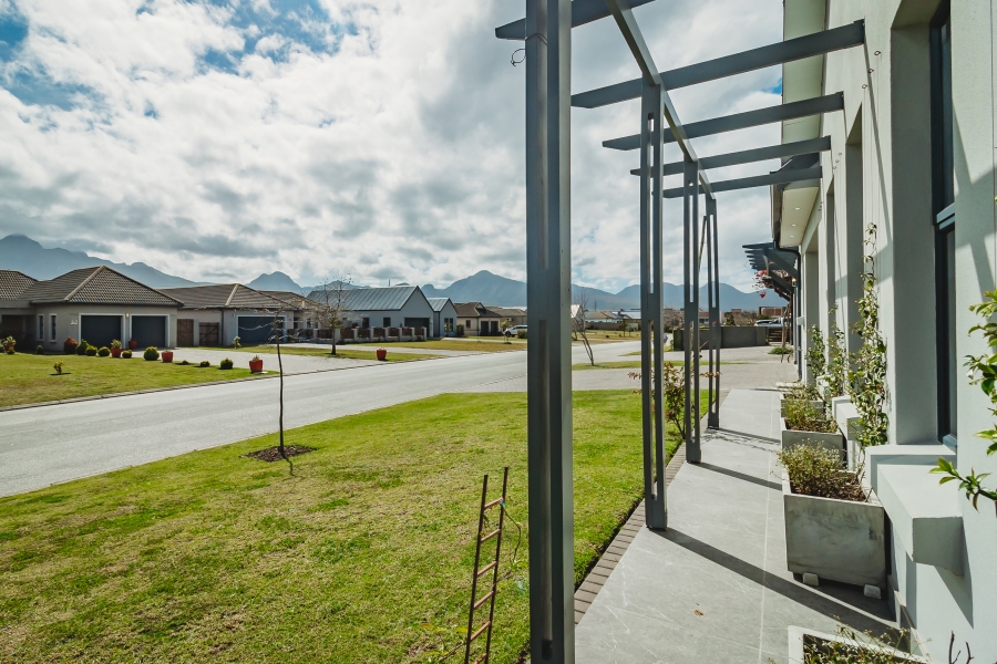 4 Bedroom Property for Sale in Blue Mountain Village Western Cape